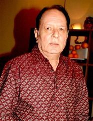 Navin Nischol, Dilip Mathur in 7 Saal Baad