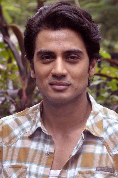 Shiv Pandit, Actor in Leelai