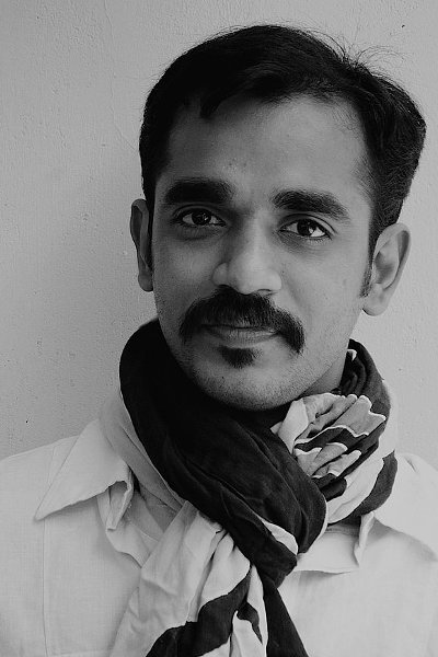 Darbuka Siva, Actor in Pathinaaru