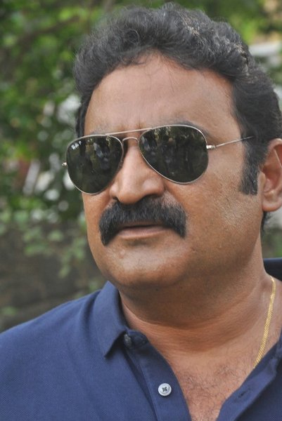 Aadukalam Naren