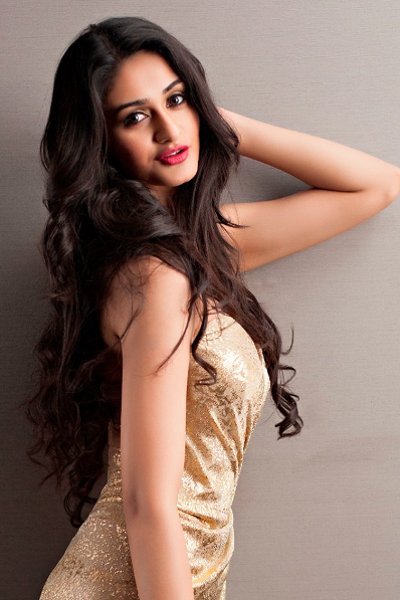 Aditi Arya, Actor in Ism