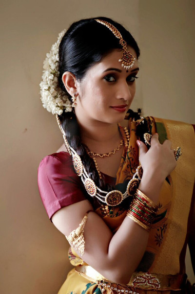 Priyanka Pallavi, Actor in  Nenostha