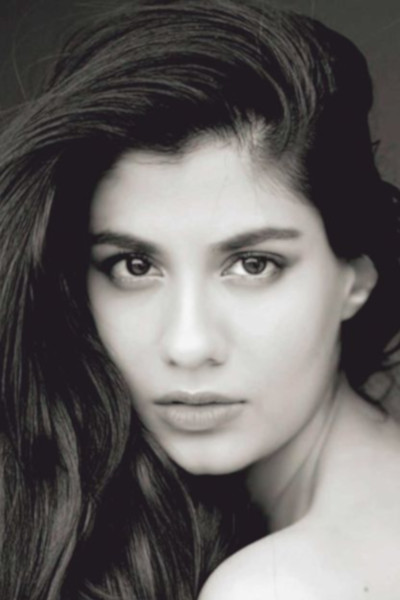 Shreya Dhanwanthary, Actor in Gray