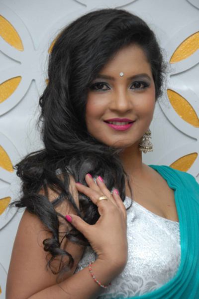 Shubha Poonja, Actor in Sutta Pazham
