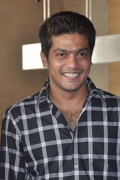 Sathya, Actor in Valluvan Vasuki