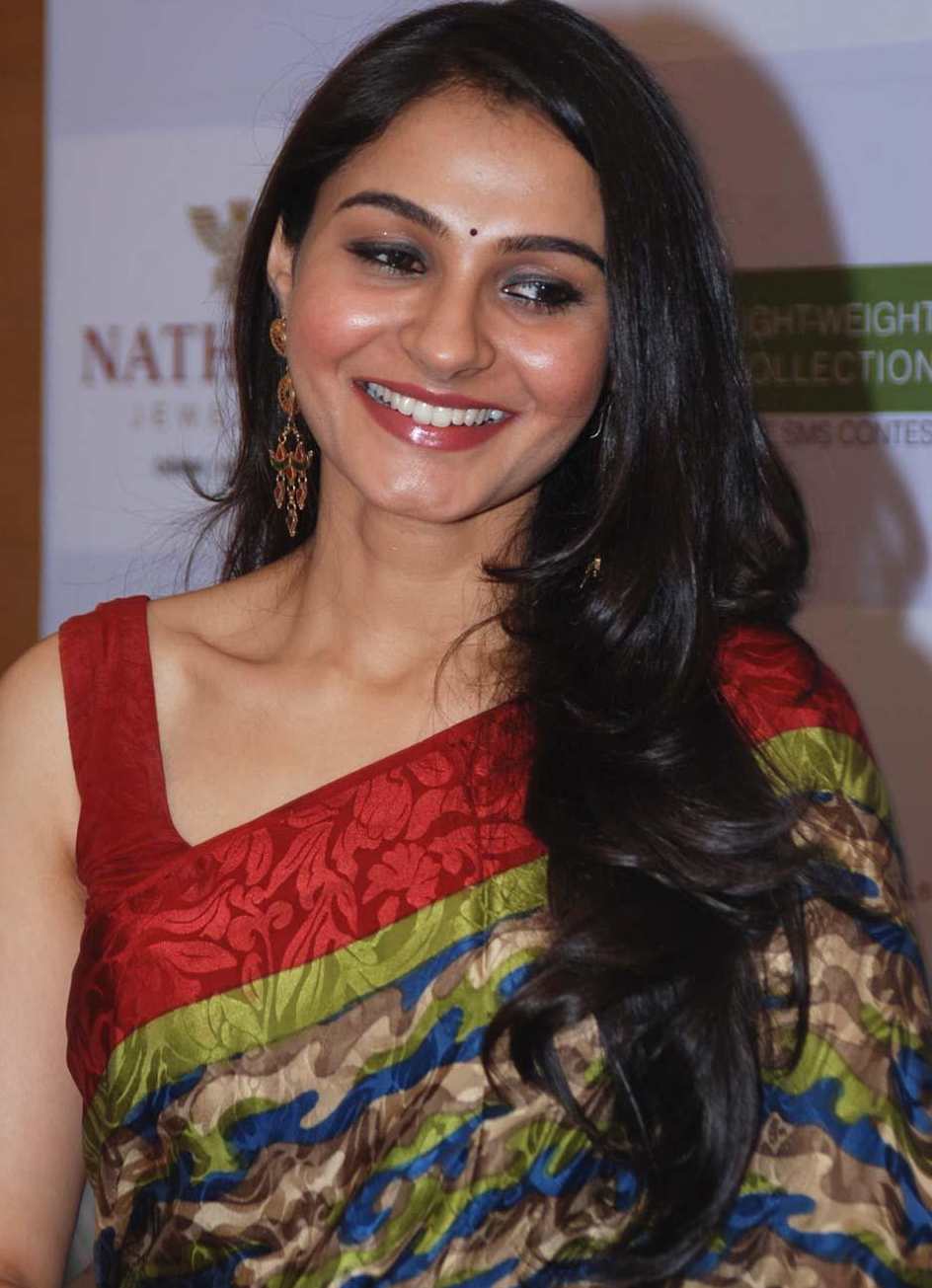 Andrea Jeremiah, Indhra Sathyamoorthy in Leader