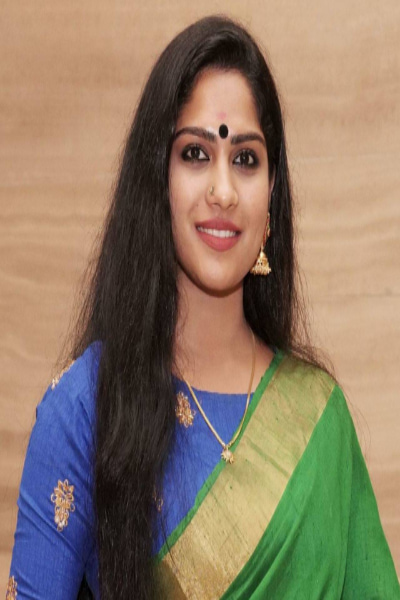 Swasika, Actor in Nooru Saami