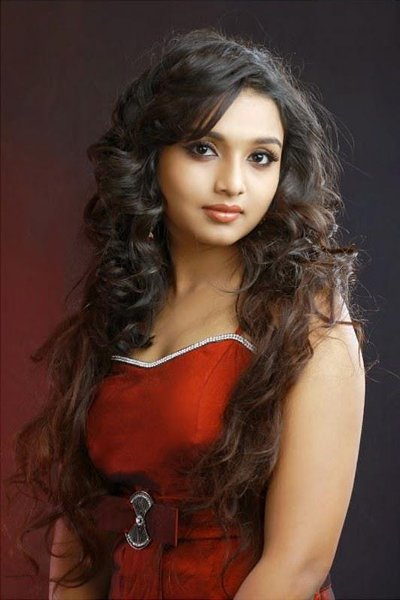 Deepthi Nambiar, Actor in Thuppakki