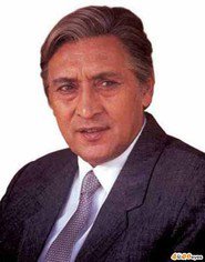 Victor Banerjee, Grandfather in Aladin