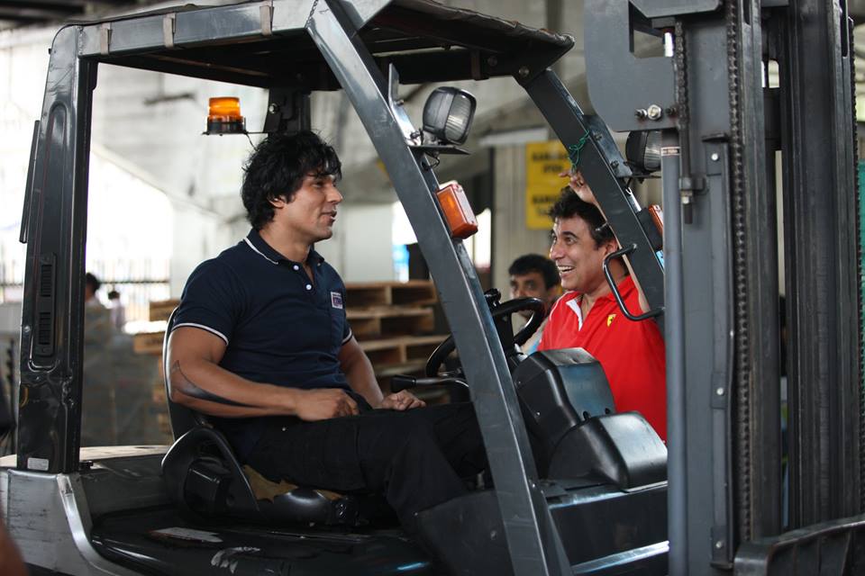 Do Lafzon Ki Kahani Movie Working Stills | Randeep Hooda, Director Deepak Tijori
