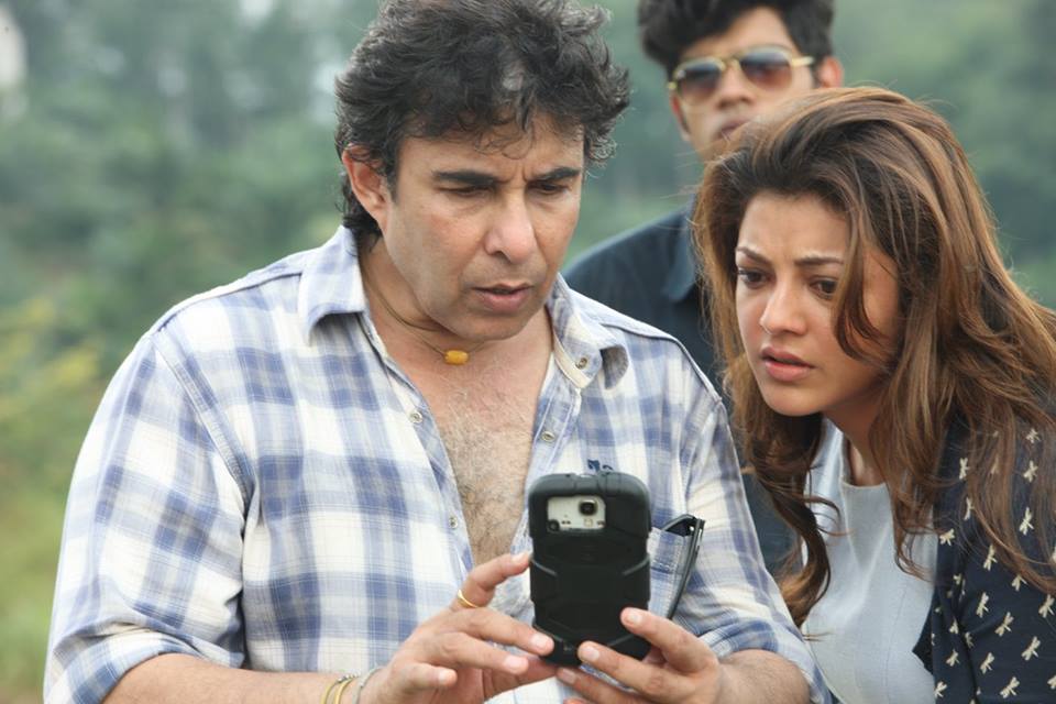 Do Lafzon Ki Kahani Movie Working Stills | Kajal Aggarwal and Director Deepak Tijori