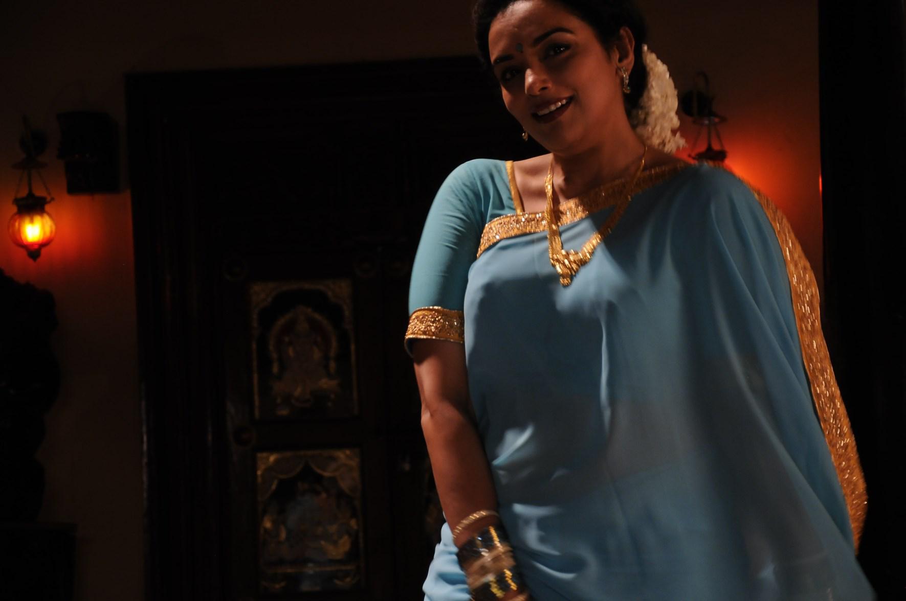 Thunai Mudhalvar Tamil Movie Stills | Shweta Menon