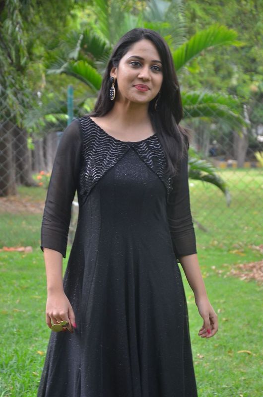 Oru Naal Koothu Press Meet Stills starring Mia George