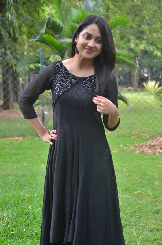 Oru Naal Koothu Press Meet Stills starring Mia George