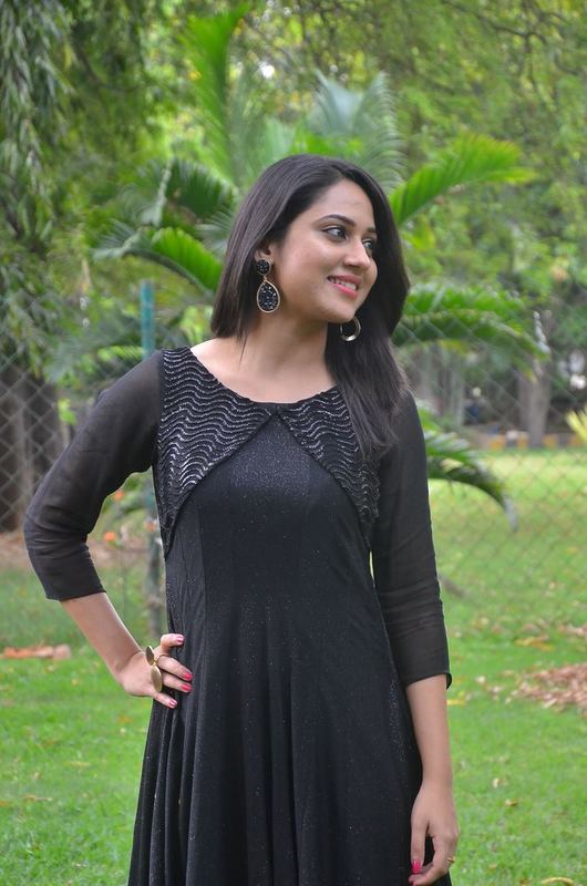 Oru Naal Koothu Press Meet Stills starring Mia George