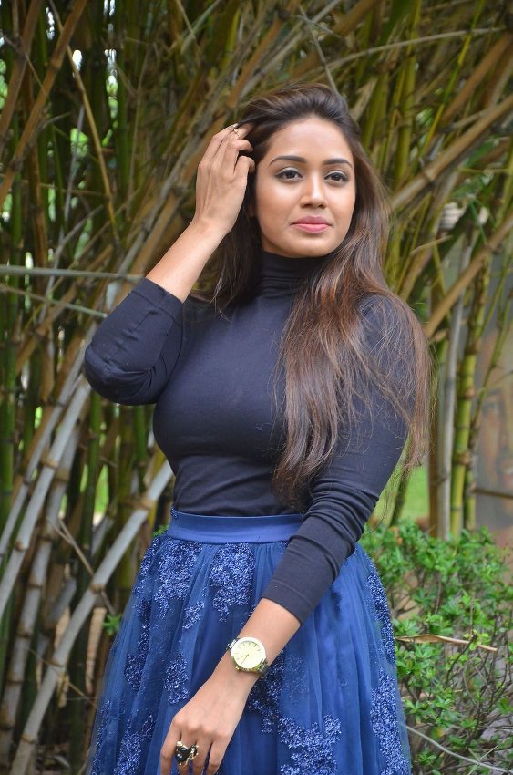 Oru Naal Koothu Movie Press Meet Stills - Nivetha Pethuraj