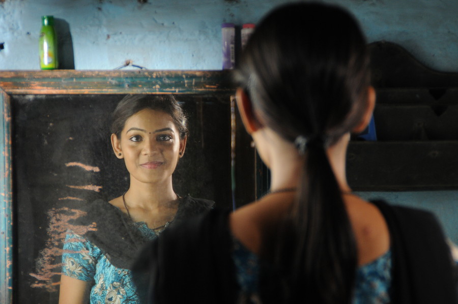 Paisa Movie Latest Stills | Aara