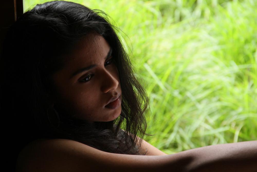 Vitthaiyadi Naanunakku Tamil Movie stills starring Sowra Syed