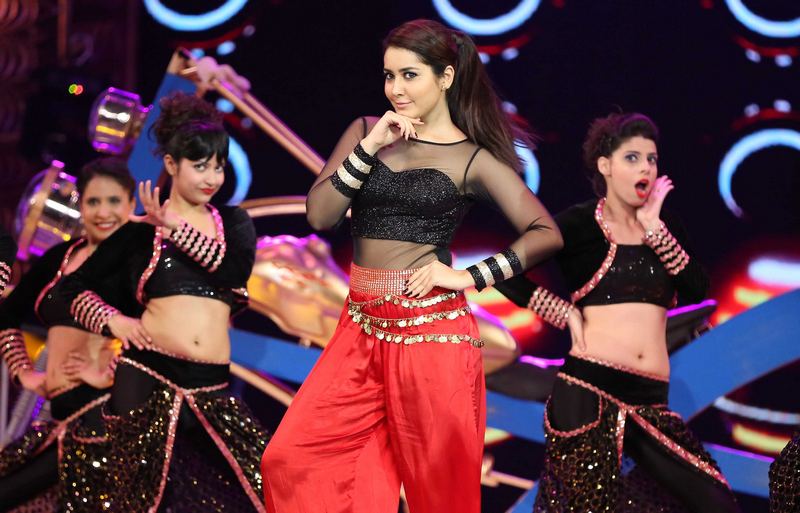 Rashi Khanna at CineMaa Awards 2016