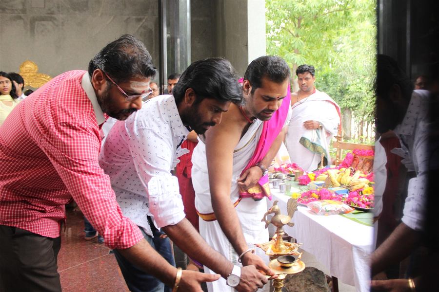 Maanik Movie launch Stills