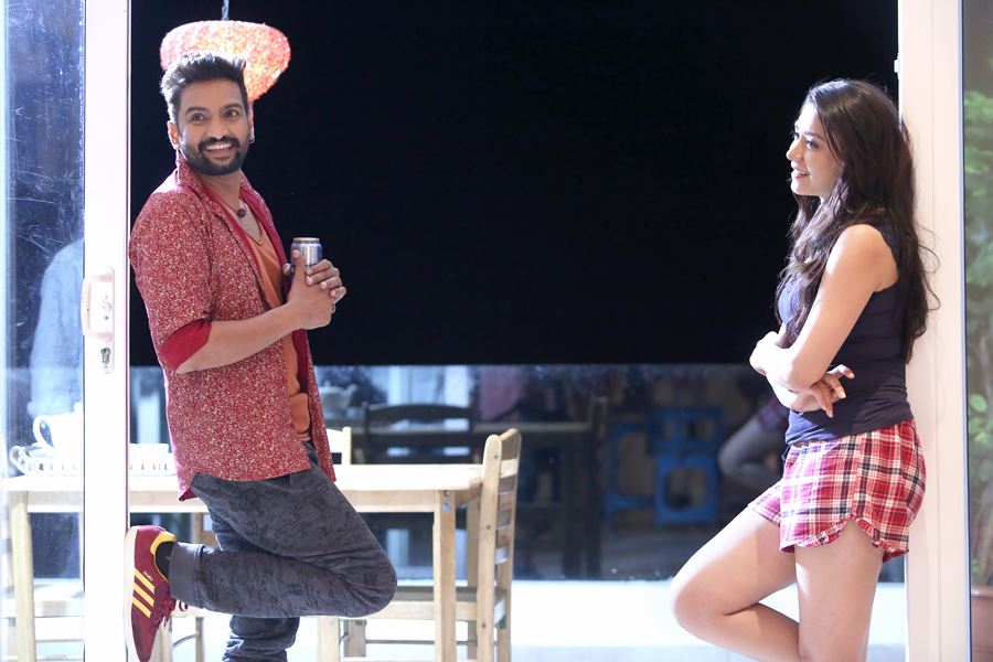 Dhilluku Dhuddu Movie Stills starring Santhanam, Shanaya
