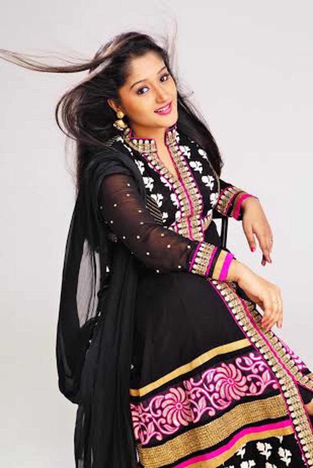 9 to 10 Onbathilirundhu Pathuvarai Tamil Movie Stills | Swapna Menon