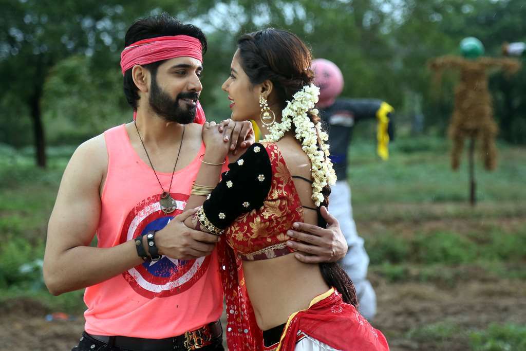 Aatadukundam Raa Telugu Movie Stills | Sushanth, Sonam Bajwa