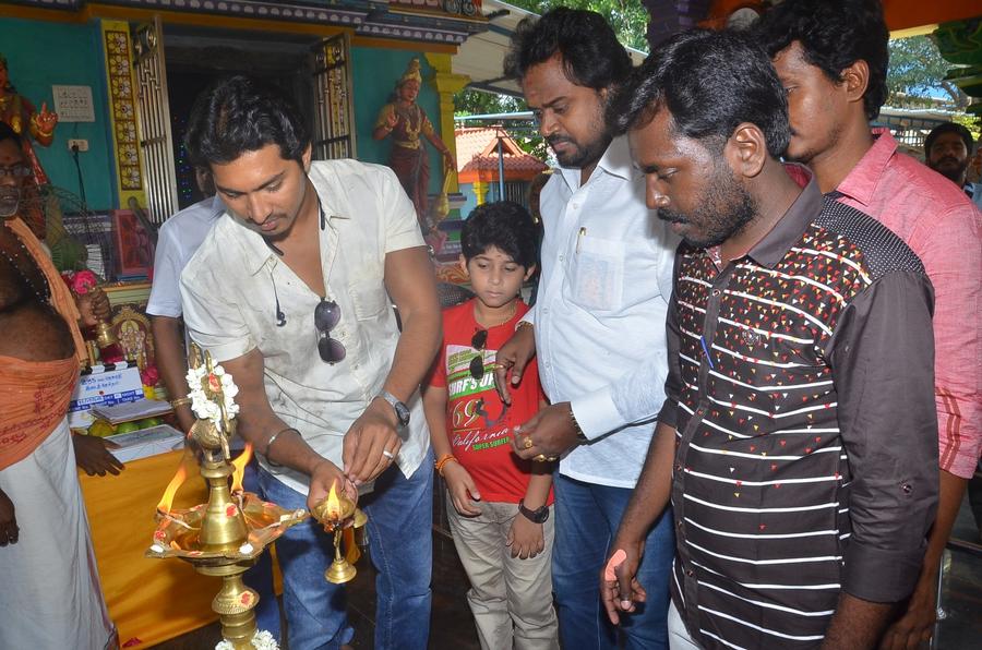 235 Vathu Thoguthi Idai Therthal Tamil Movie Pooja Stills