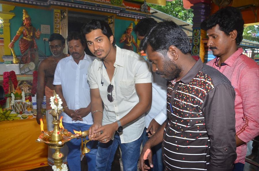 235 Vathu Thoguthi Idai Therthal Tamil Movie Pooja Stills