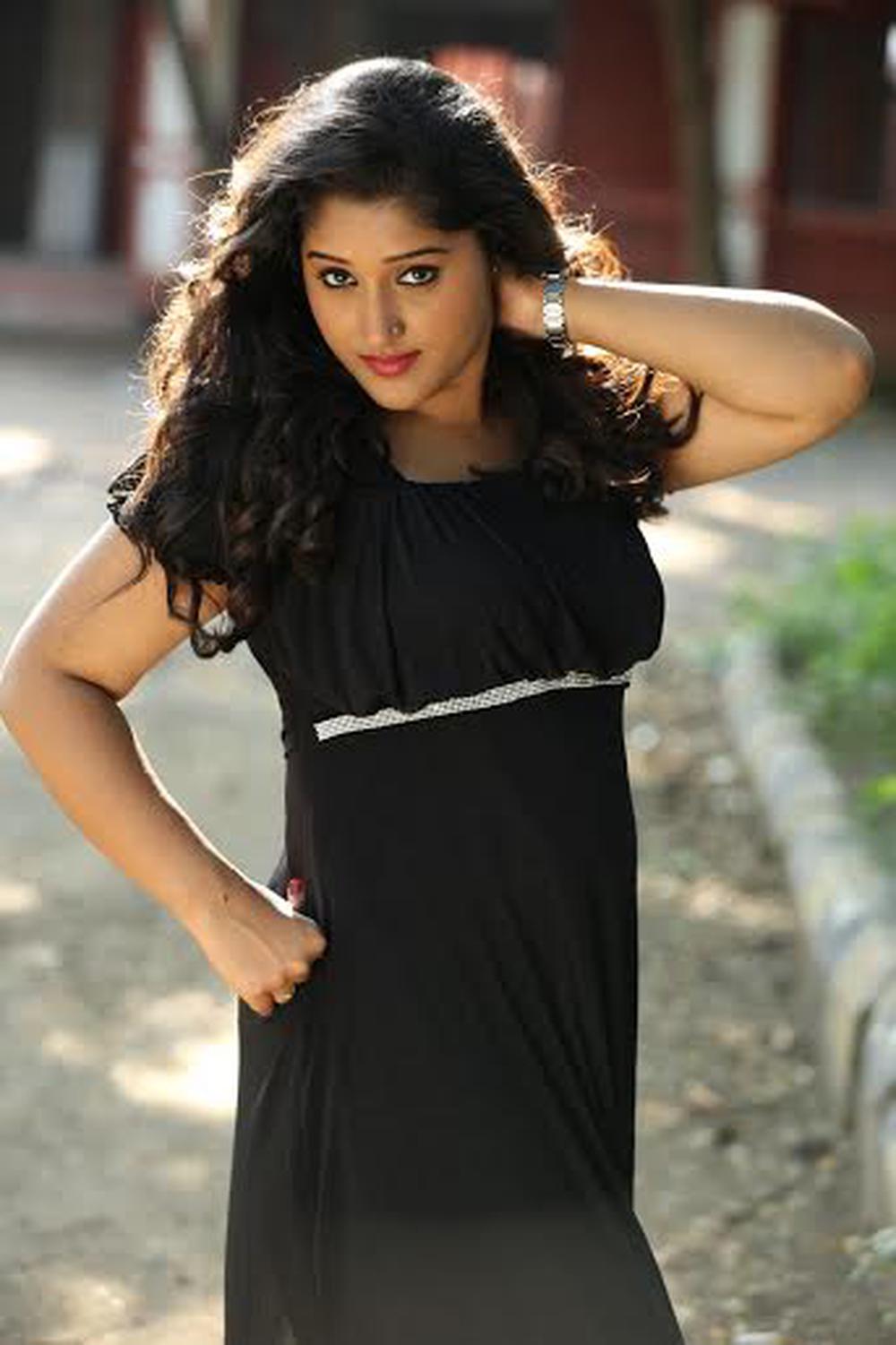 9 to 10 (Onbathilirundhu Pathu Varai) Movie Stills | Swapna Menon