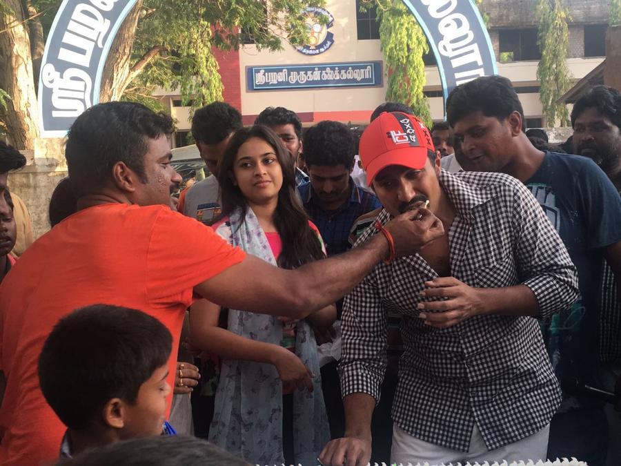 Vishnu Vishal 's B'day Celebration Stills