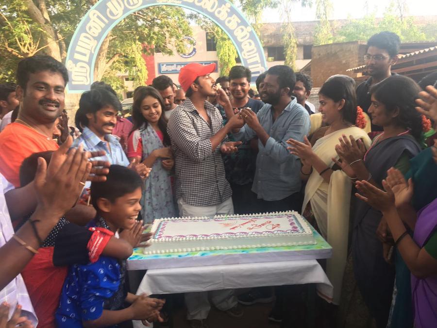 Vishnu Vishal 's B'day Celebration Stills