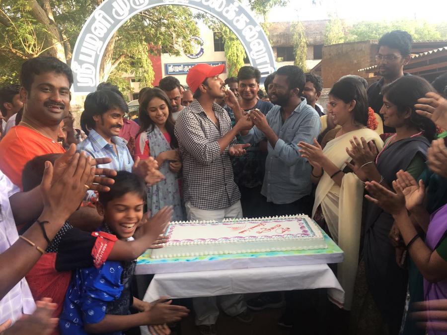 Vishnu Vishal 's B'day Celebration Stills