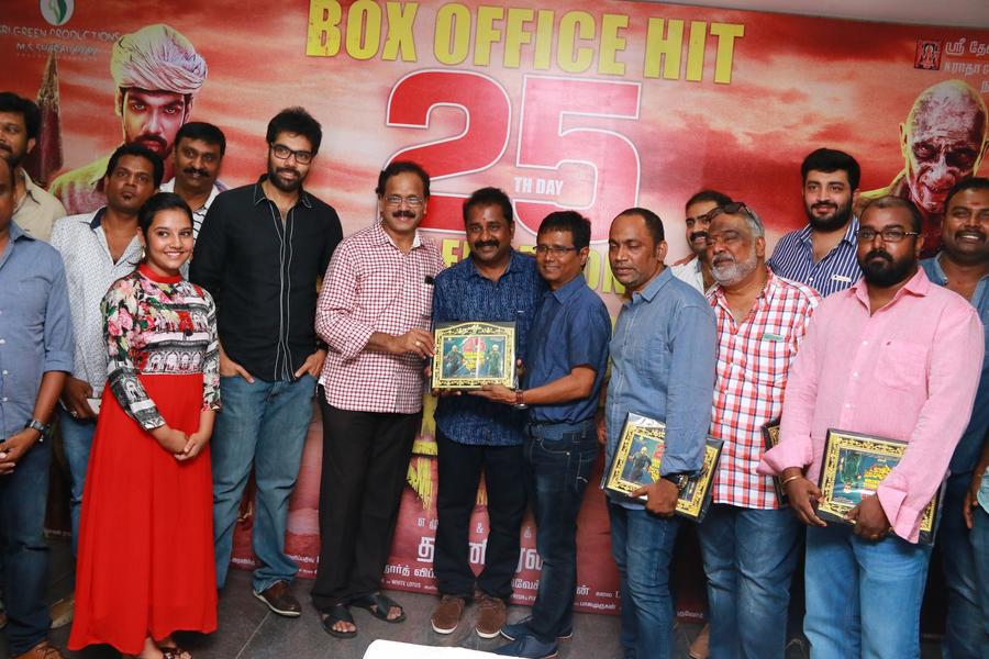 Jackson Durai 25th day celebration stills | Actor Sibiraj, Siddharth Vipin, JD director Dharanidharan and dir sasi