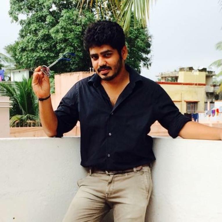 Yenda Thalaila Yenna Vekkala movie director Vignesh Karthik