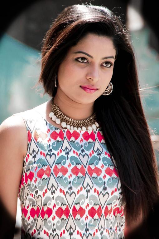 Kanna Pinna Tamil Movie Stills | Anjali Rao