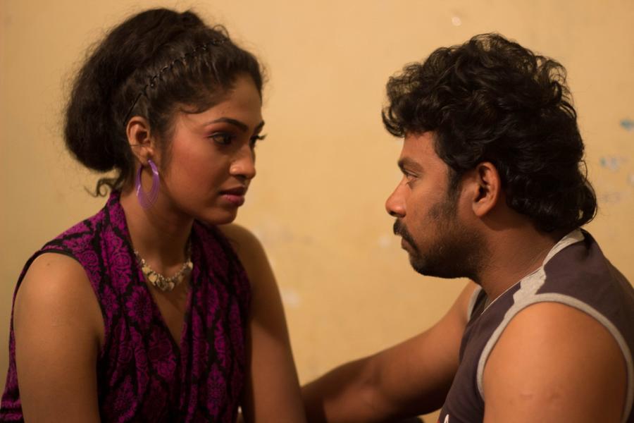 Kanna Pinna Tamil Movie Stills | Thiya Nair and Anjali Rao