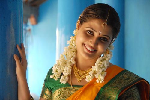 Dharani Tamil Movie Stills | Sandra Amy