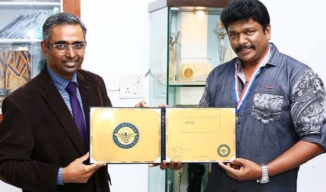 Parthiepan Received \"Distinguished Director\" Award