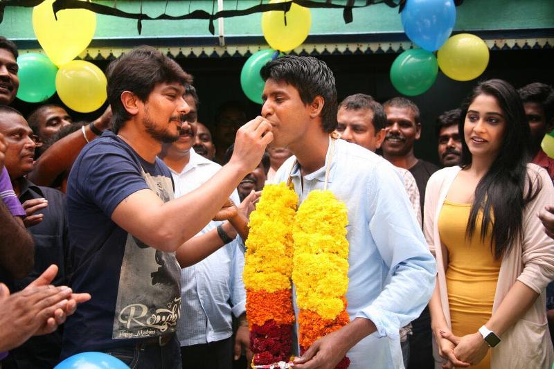 Actor Soori celebrates his birthday in the sets of Udhayanidhi Stalin's next project
