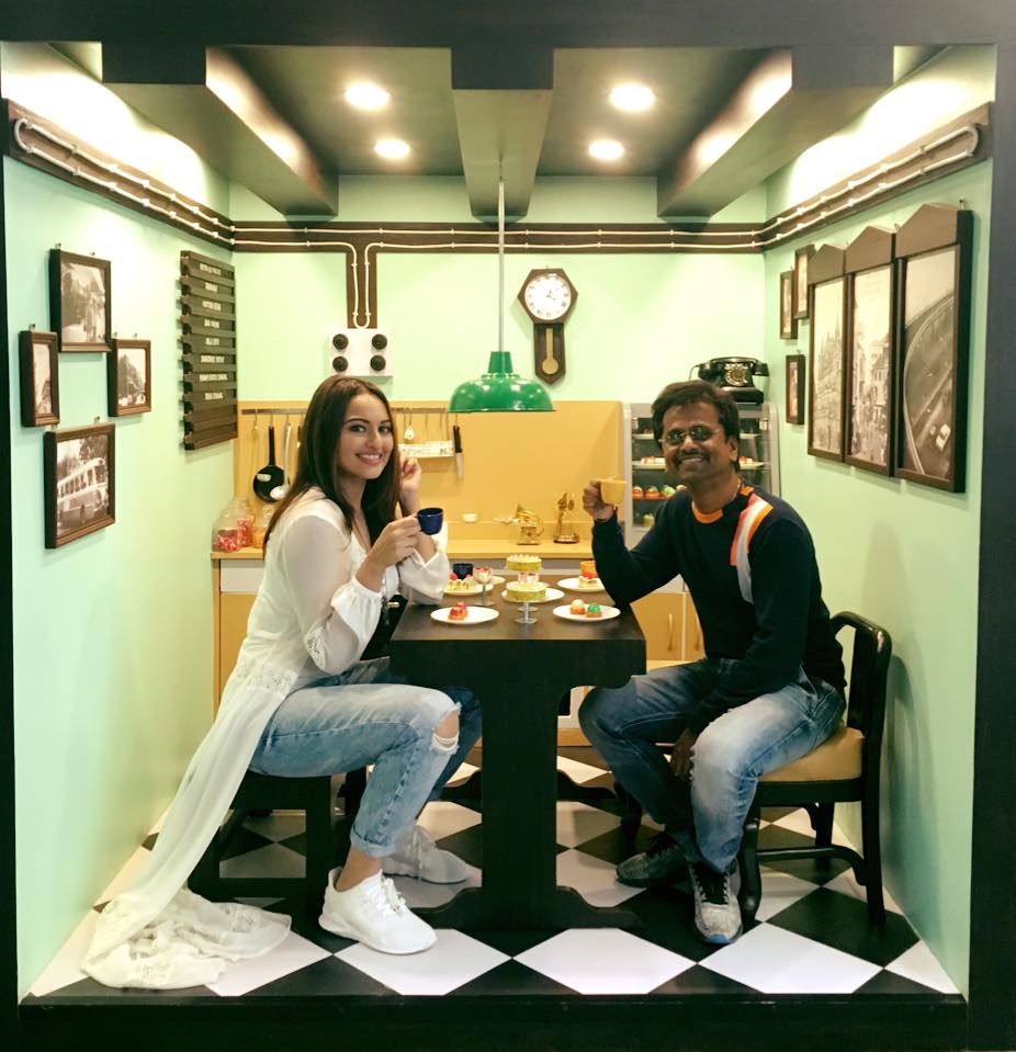 Sonakshi Sinha & AR Murugadoss have some fun at the Facebook office