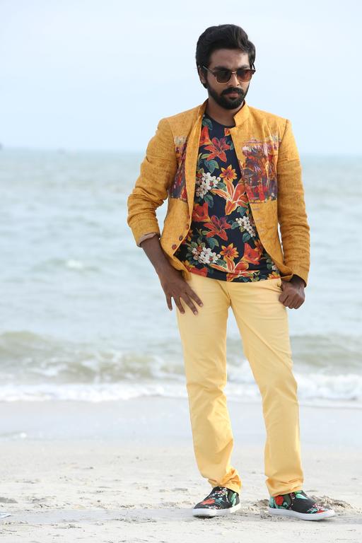 Kadavul Irukaan Kumaru Tamil Movie Stills | G.V. Prakash Kumar