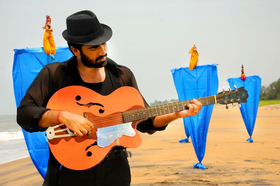 Puyala Kilambi Varom Movie Stills | Thaman Kumar