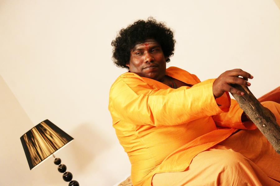 Yogi Babu Stills from Virumandikum Sivanadikum