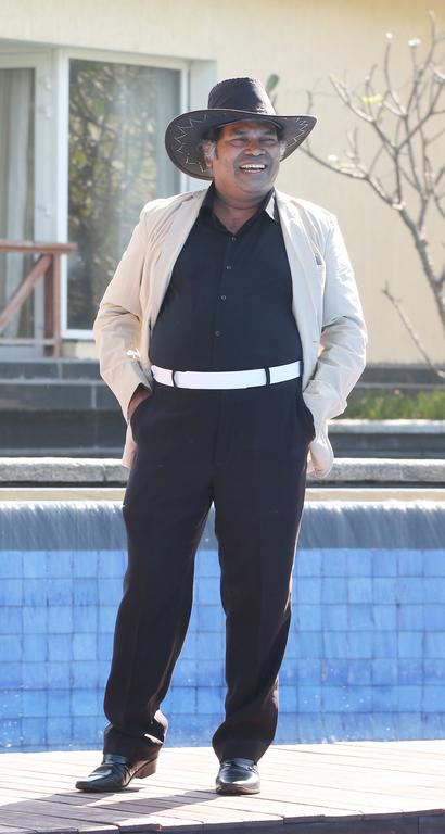 Mayilsamy Stills from Virumandikum Sivanadikum