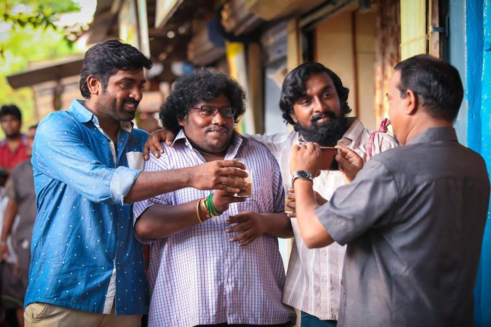 Vijay Sethupathi and Yogi Babu Stills From Aandavan Kattalai Movie