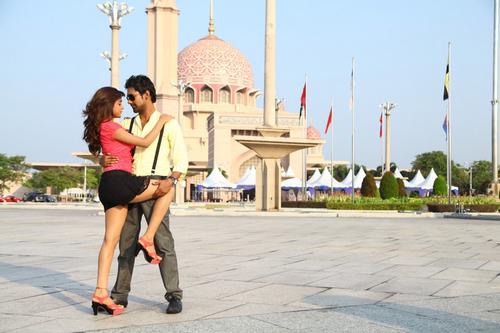 Paddanandi Premalo Mari Telugu Movie Stills | Varun Sandesh, Vithika Sheru