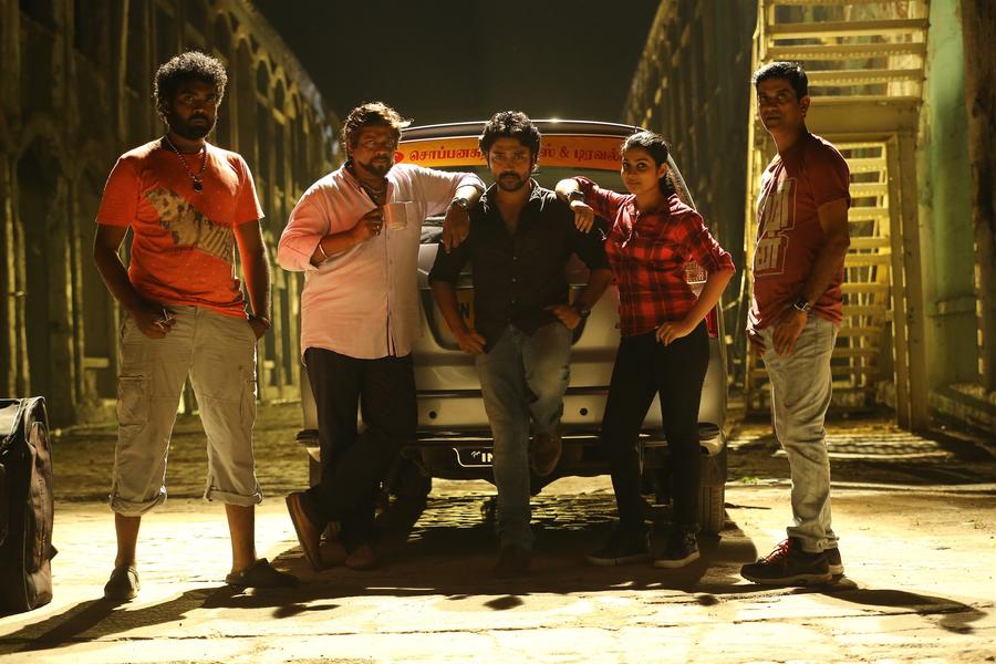 Thittam Pottu Thirudura Koottam Movie Stlls