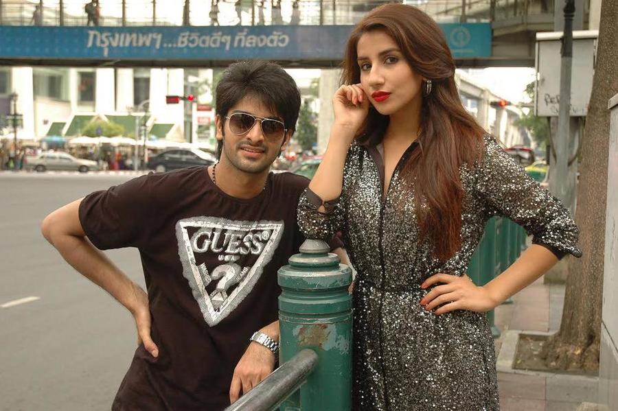 Naga Shourya and Parul Gulati cute stills from Nee Jathaleka