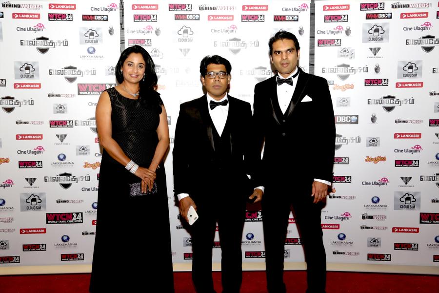 Red Carpet Preview Stills of Valla Desam | Anu Hasan, Director NT Nantha